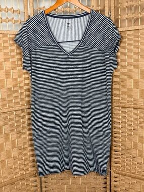 Title Nine Grey and White Striped V-Neck Tee Dress Size Medium